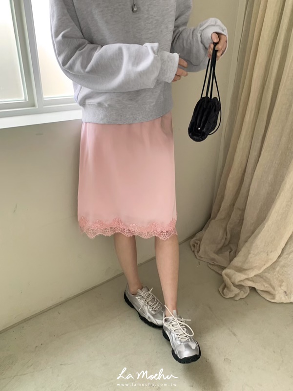 側綁帶蕾絲緞面裙